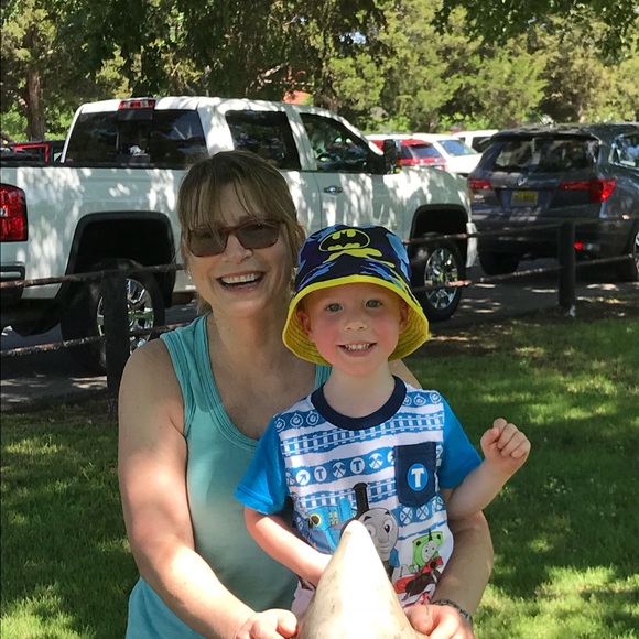 Meet your Posher, Karen - Picture 3 of 8